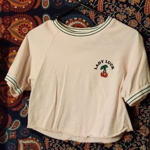 T-shirt crop top
